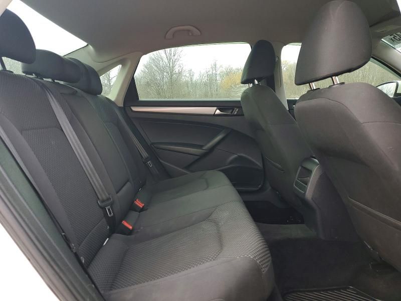 2013 Volkswagen Passat s