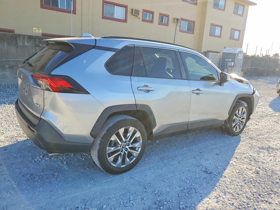 2020 Toyota Rav4 xle Premium