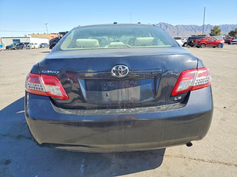 2010 Toyota Camry le