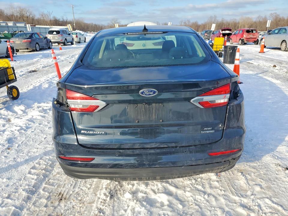 2020 Ford Fusion se