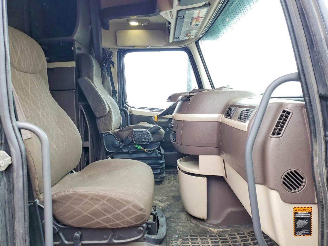 2017 Volvo VNL Semi Truck