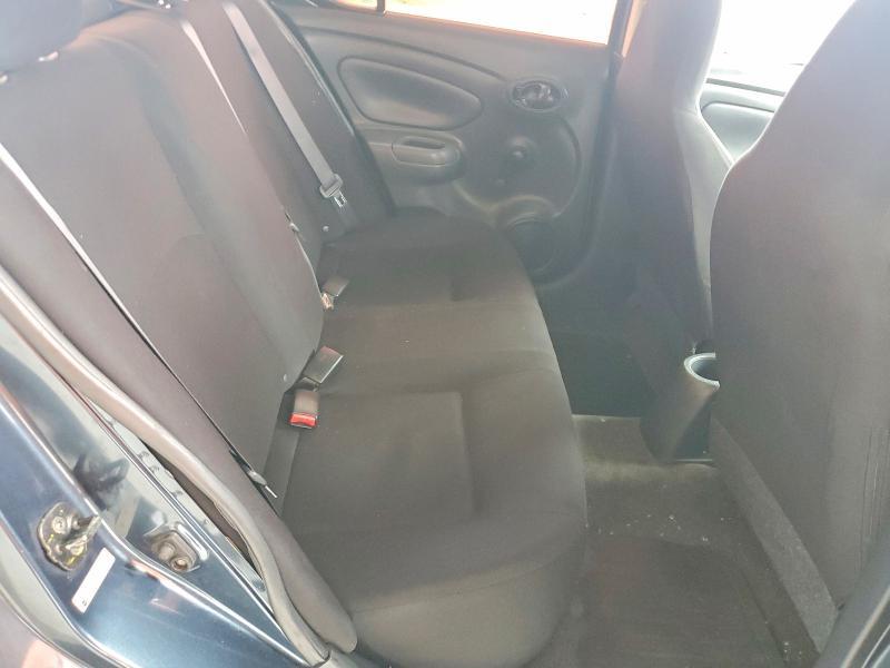 2015 Niss Versa s