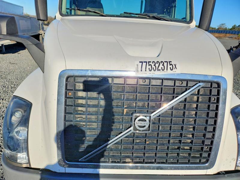 2017 Volvo VNL Semi Truck