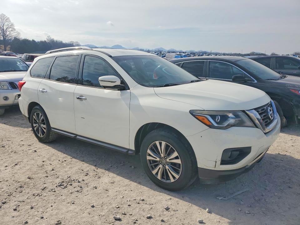 2017 Nissan Pathfinder s