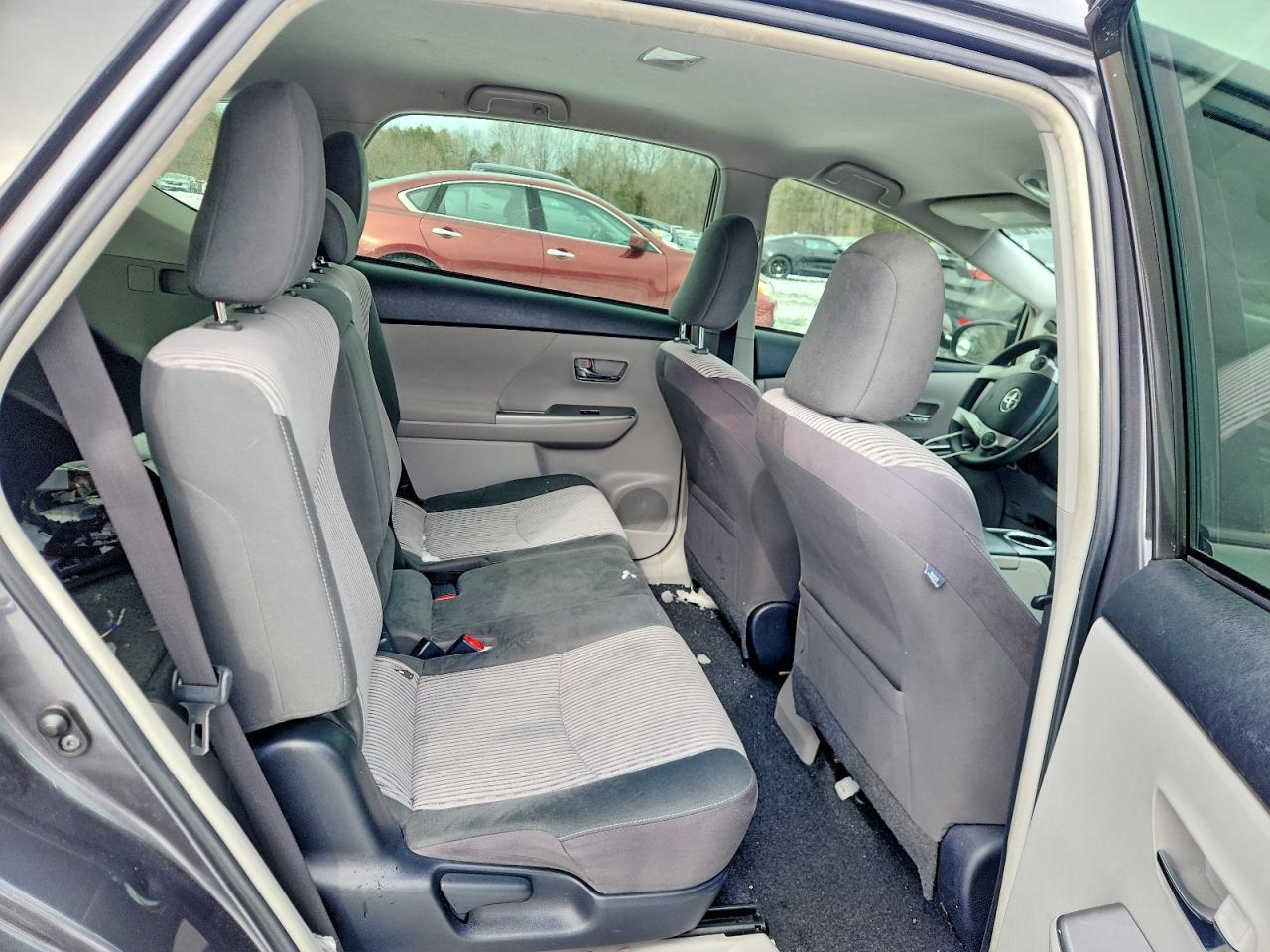 2016 Toyota Prius v