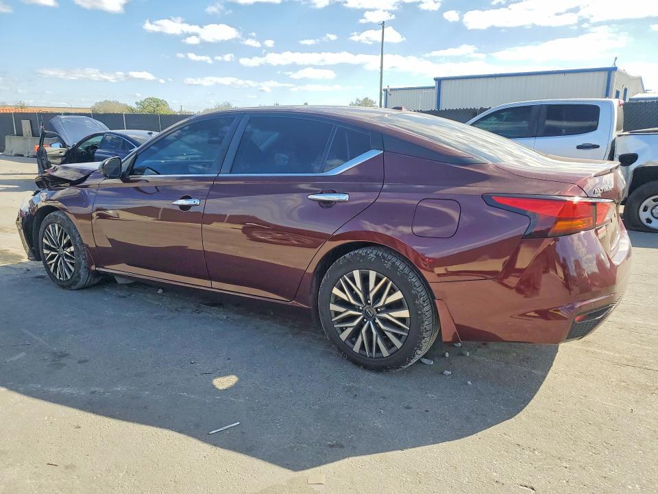 2024 Nissan Altima sv