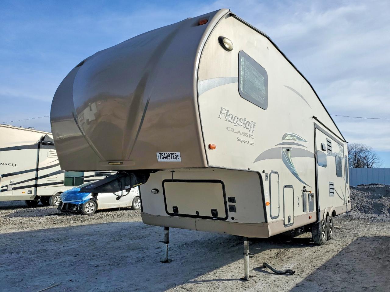 2016 Flagstaff By Forest Classic SU-Camper