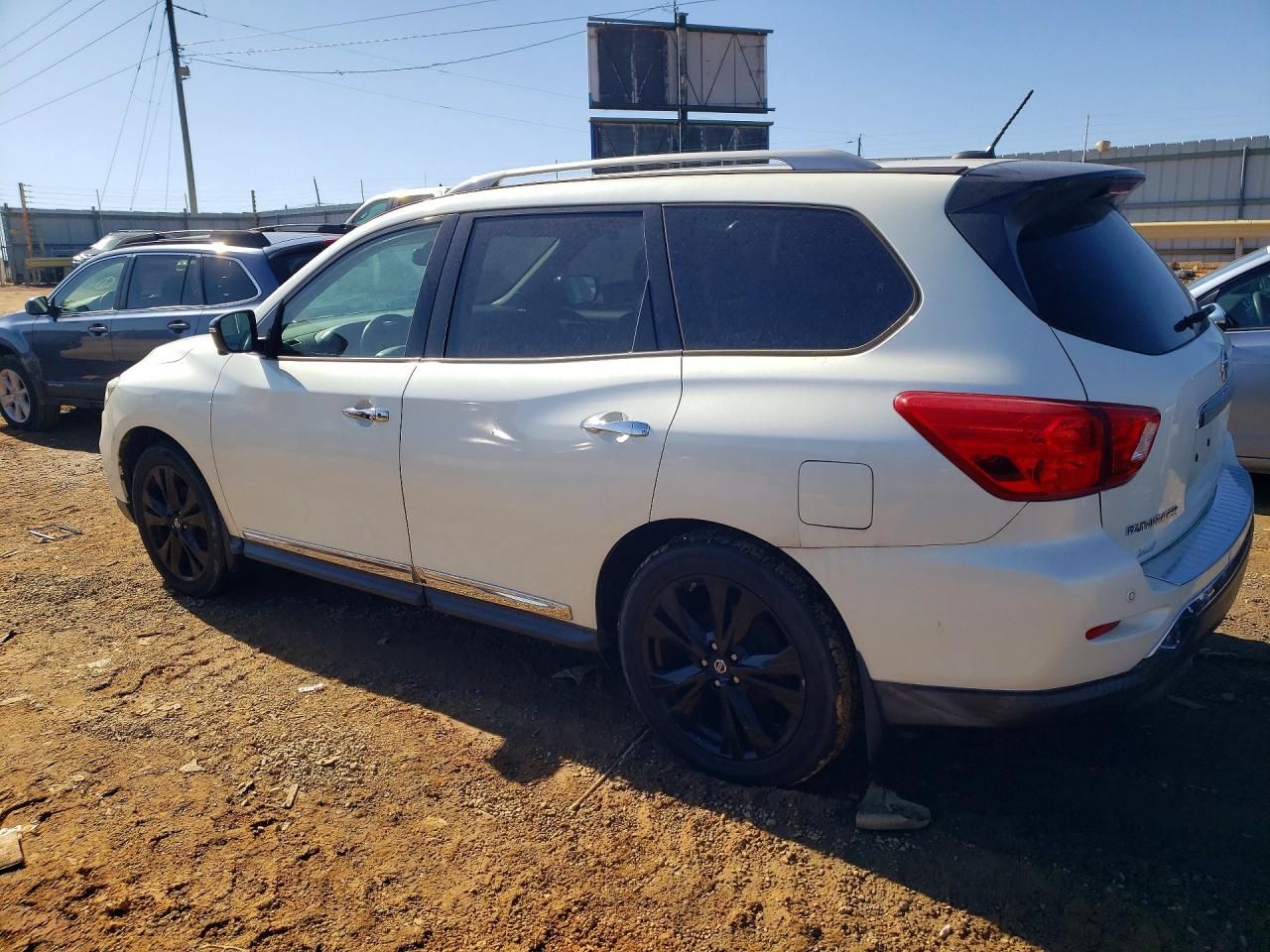 2017 Nissan Pathfinder s