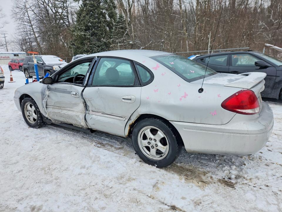 2005 Ford Taurus se