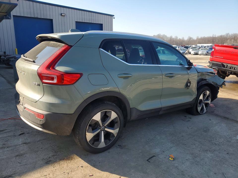 2023 Volvo Xc40 Plus