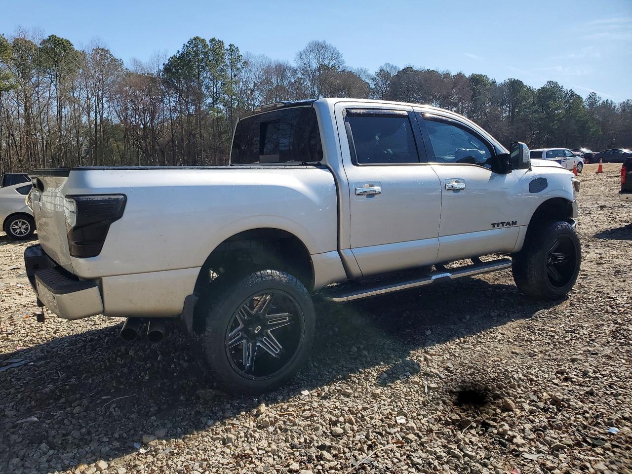 2017 Nissan Titan SL