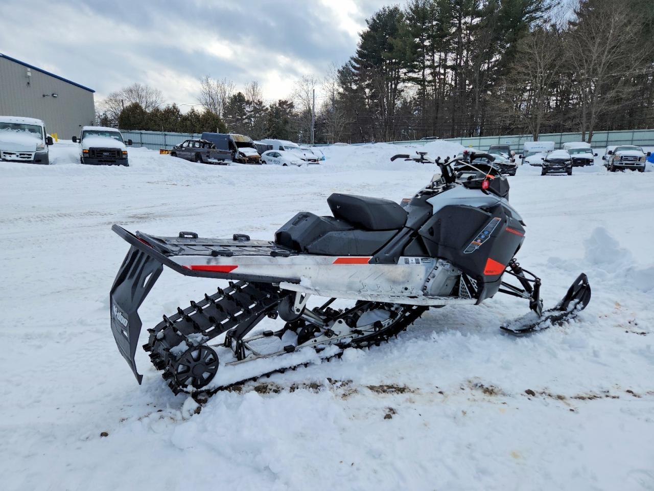 2022 Skidoo Snowmobile