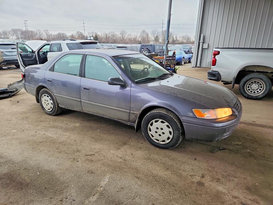 1999 Toyota Camry le