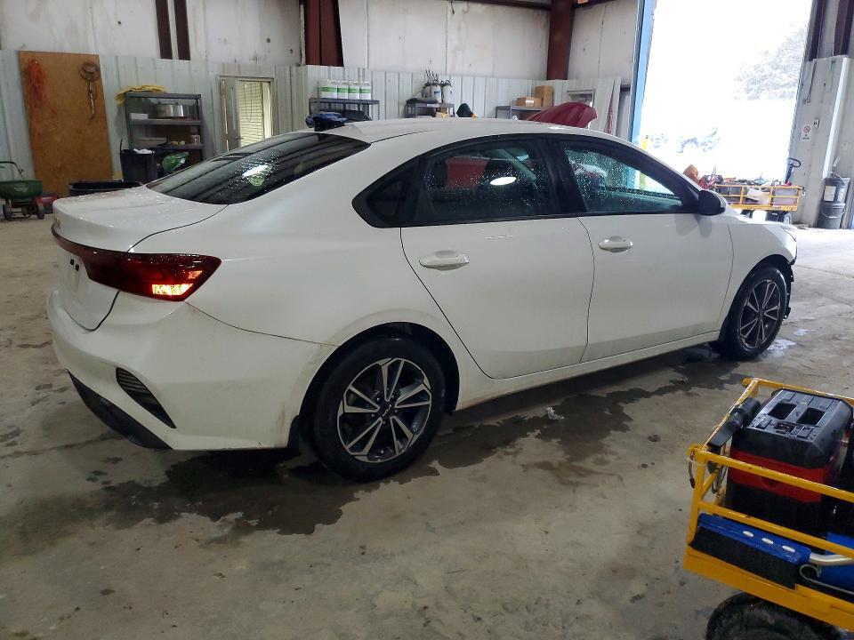 2024 KIA Forte lx