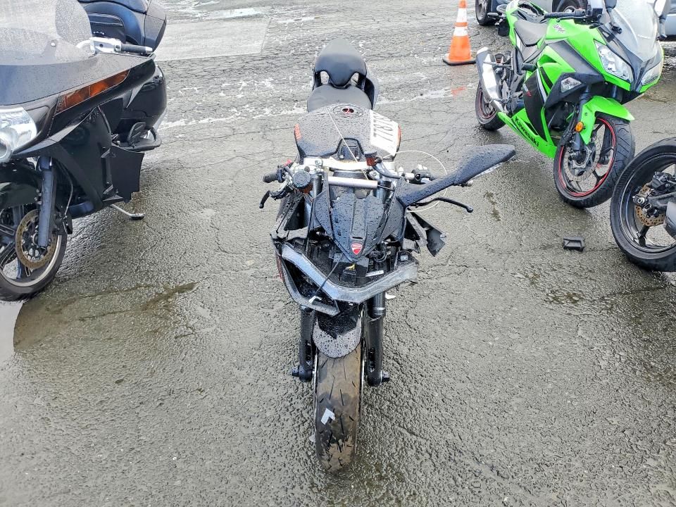 2024 Ducati Panigale V2