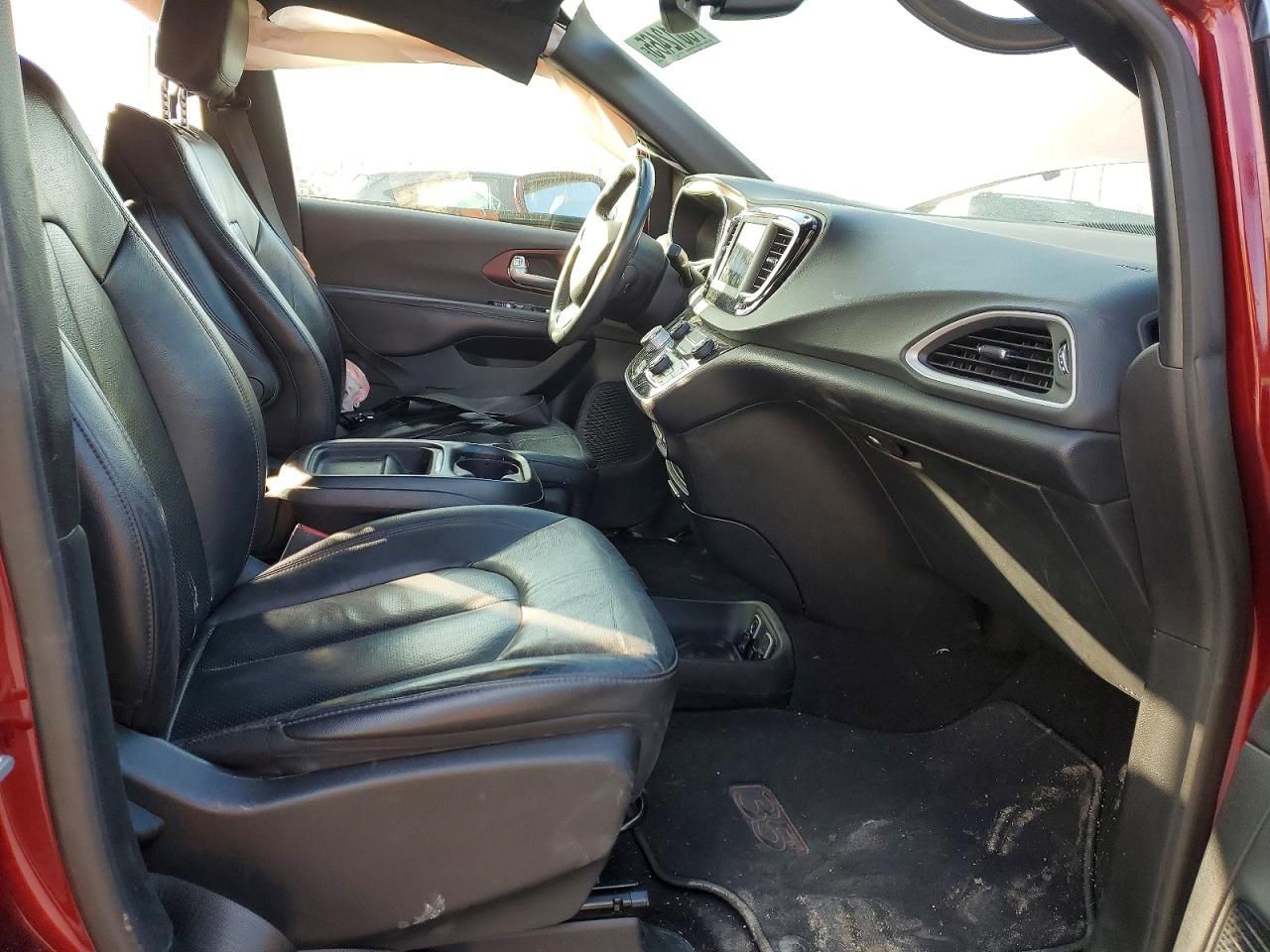 2020 Chrysler Pacifica Touring l