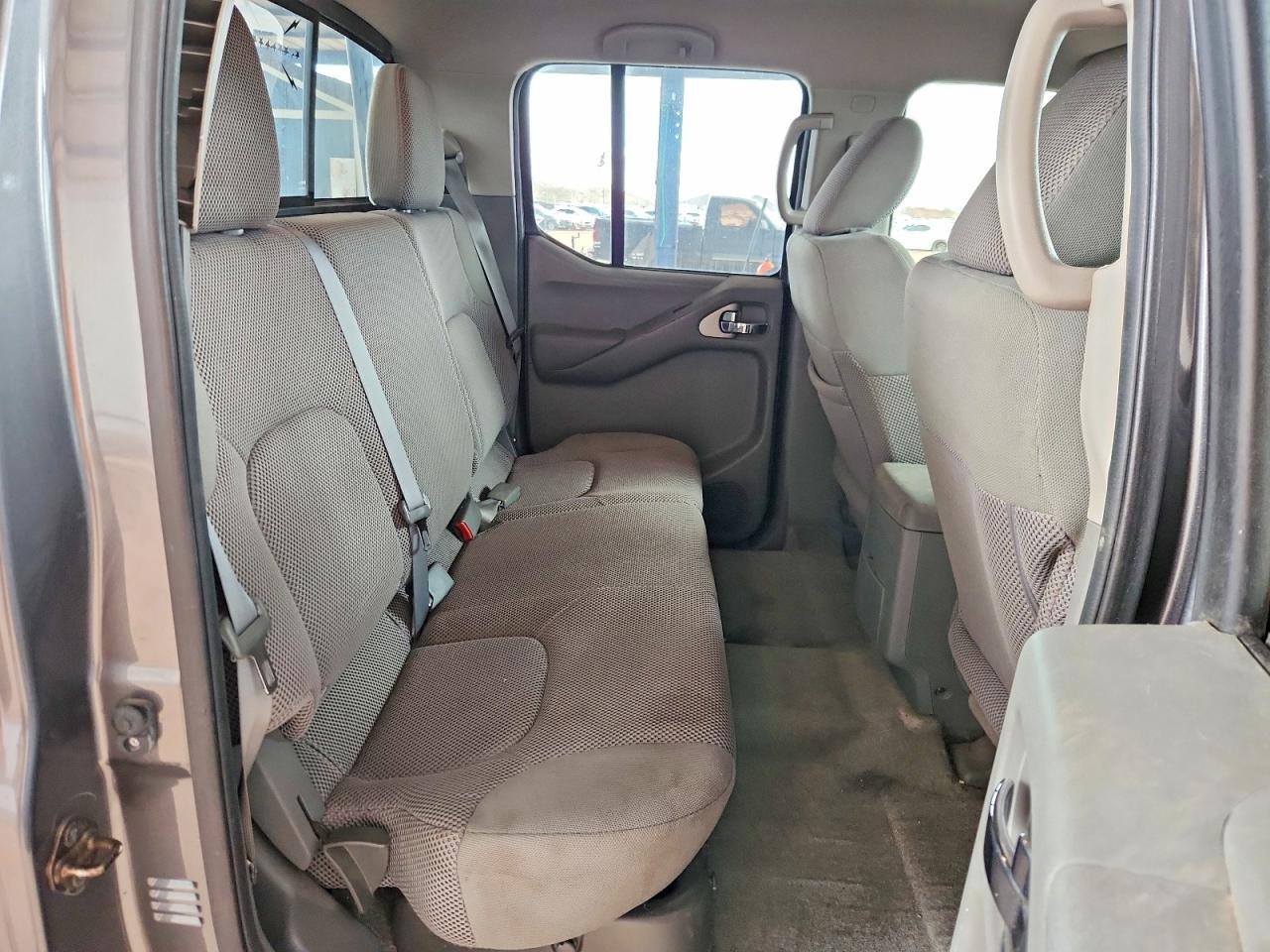 2016 Niss Frontier SV