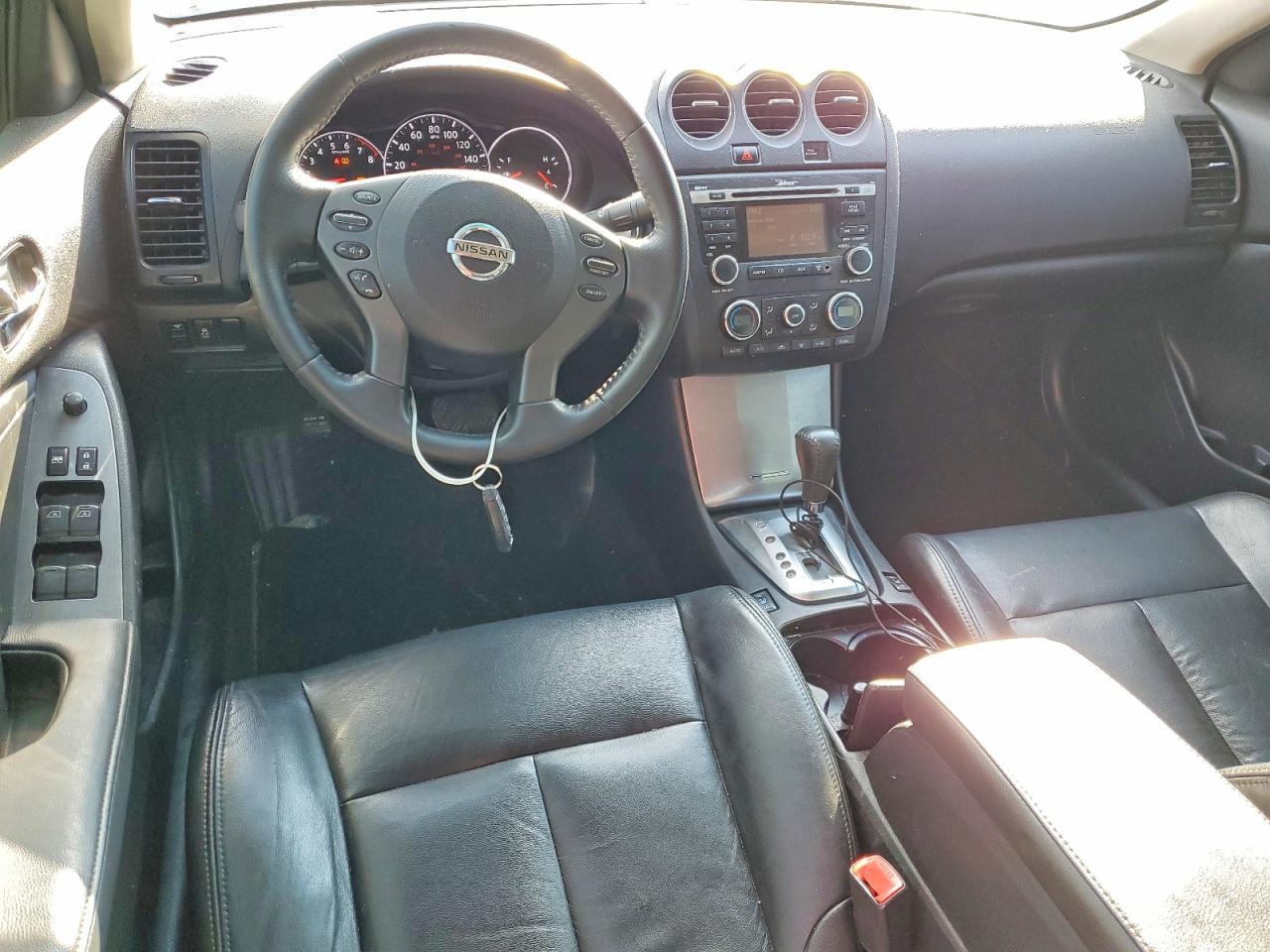 2011 Niss Altima sr