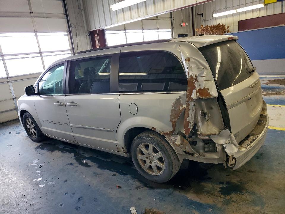 2011 Chrysler Town & Country Touring l