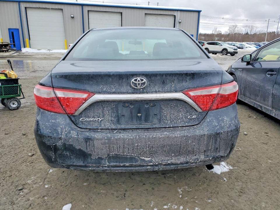 2015 Toyota Camry le