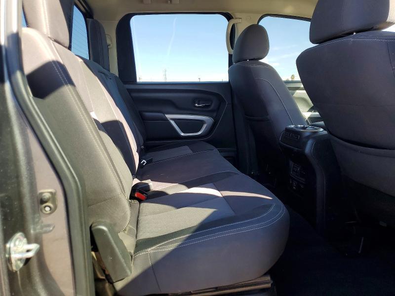 2021 Nissan Titan SV
