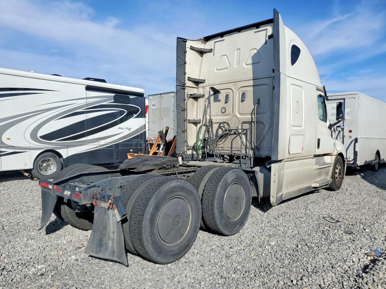 2019 Freightliner Cascadia 126 Semi Truck