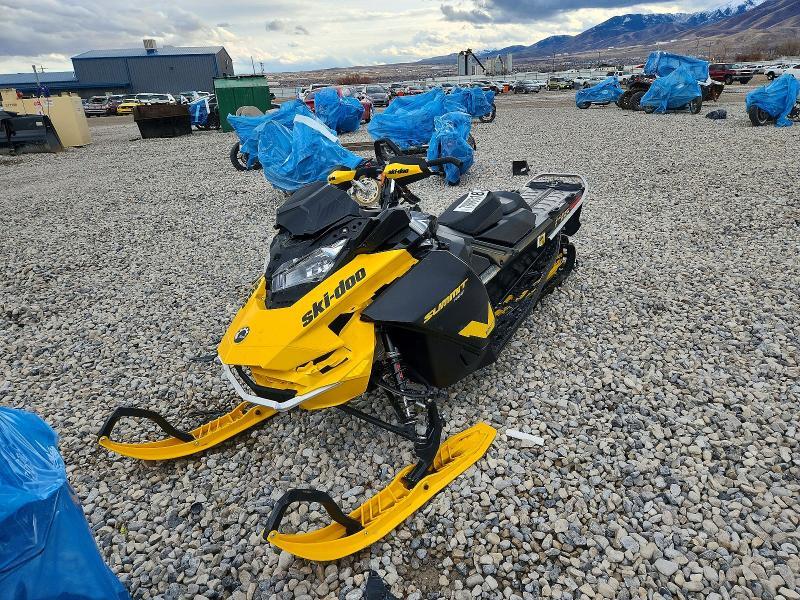 2023 Skidoo Summit neo