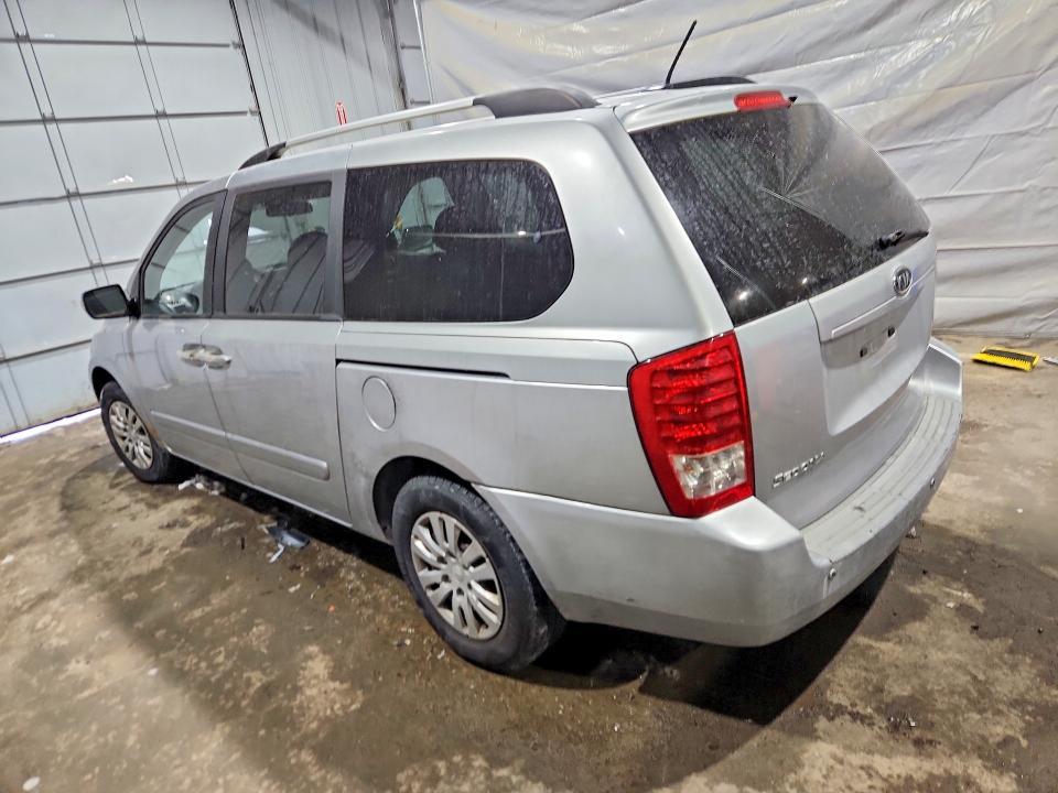 2011 KIA Sedona lx