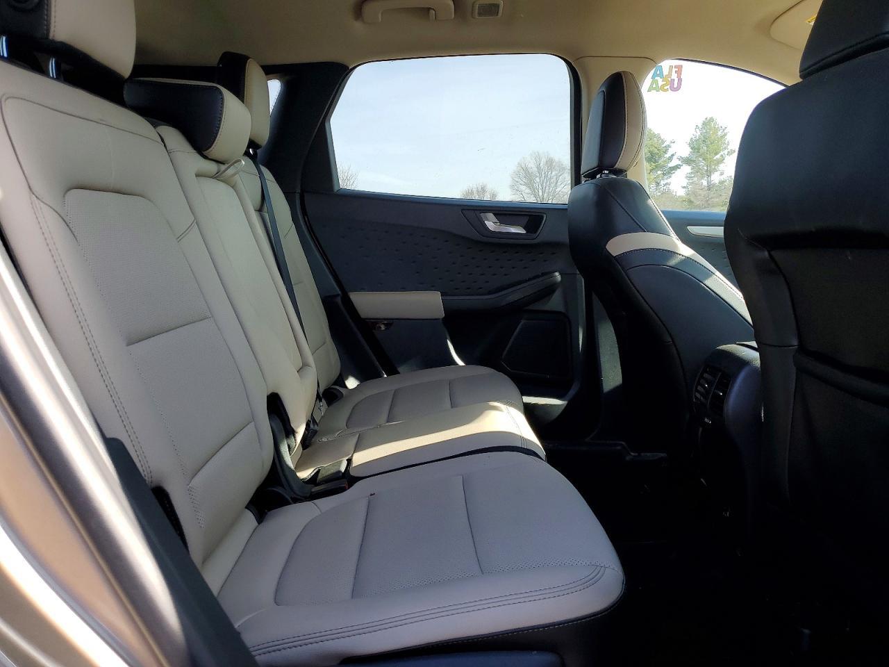 2020 Ford Escape sel