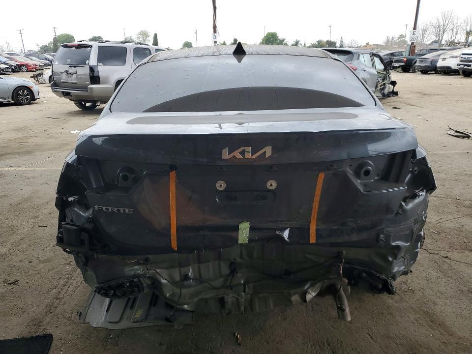 2022 KIA Forte fe