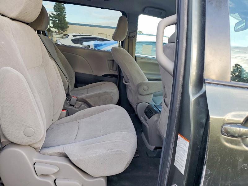 2020 Toyota Sienna le 8-passenger