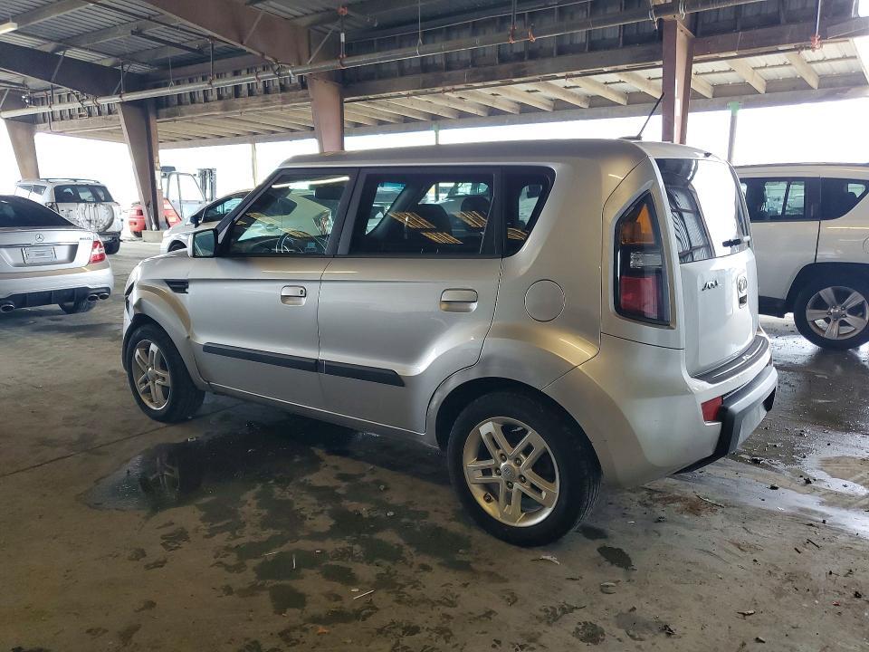 2010 KIA Soul +