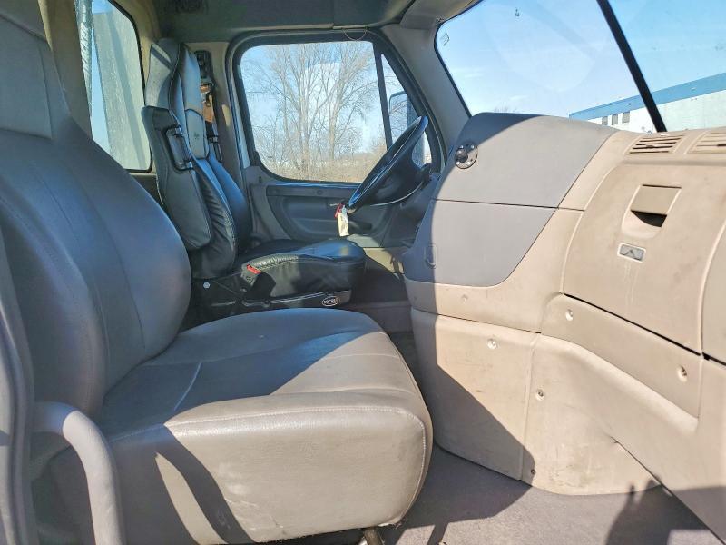 2016 Freightliner Cascadia 125 Semi Truck