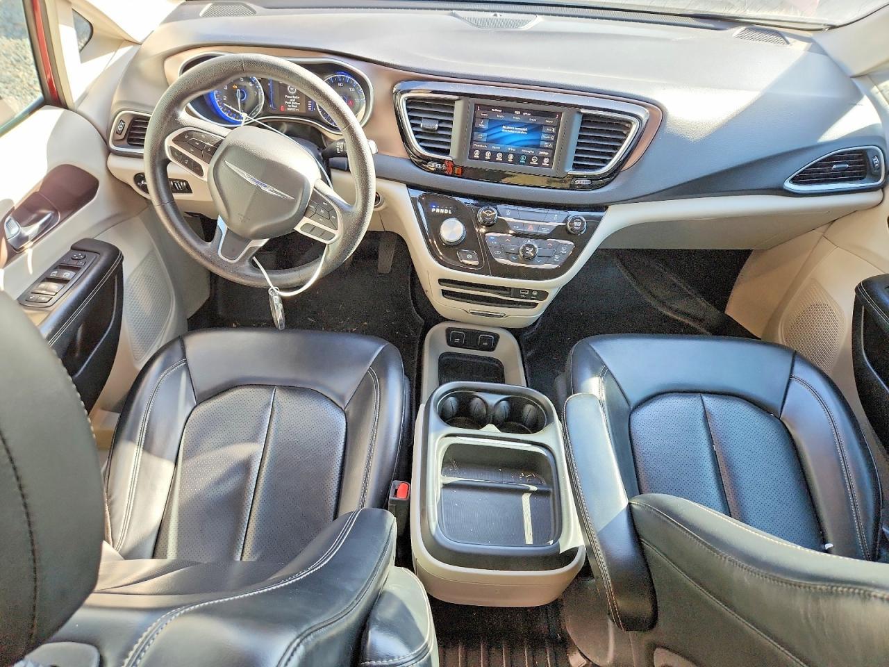 2020 Chrysler Voyager lxi