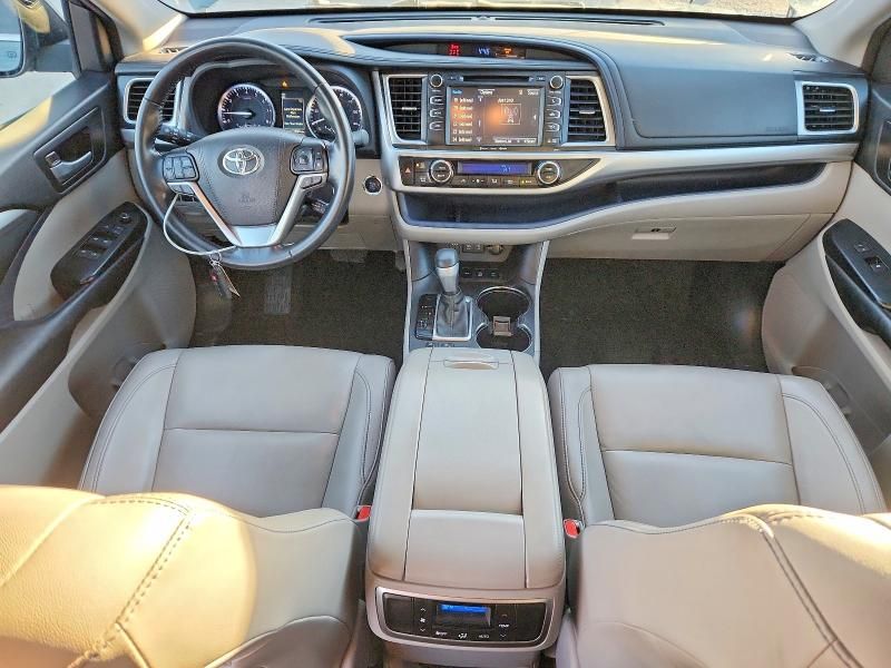 2017 Toyota Highlander se