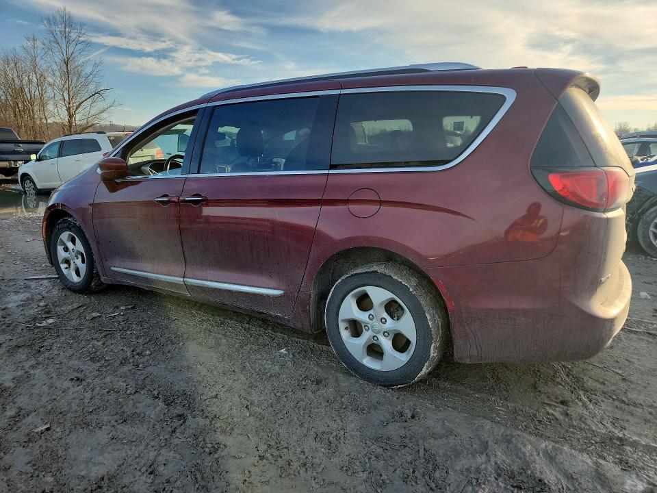 2017 Chrysler Pacifica Touring l Plus