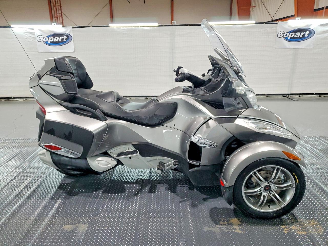 2011 Can-Am Spyder Roadster RTS