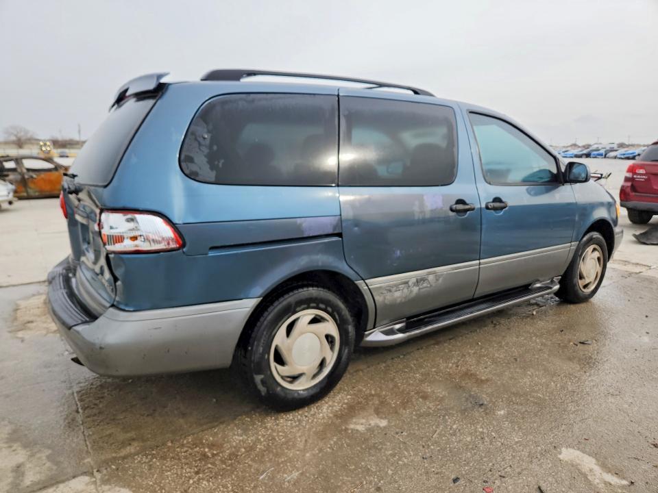 2002 Toyota Sienna xle