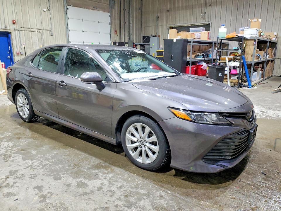 2019 Toyota Camry le