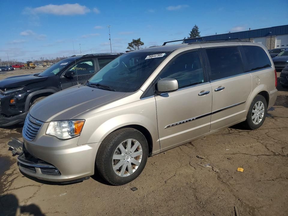 2016 Chrysler Town & Country Touring