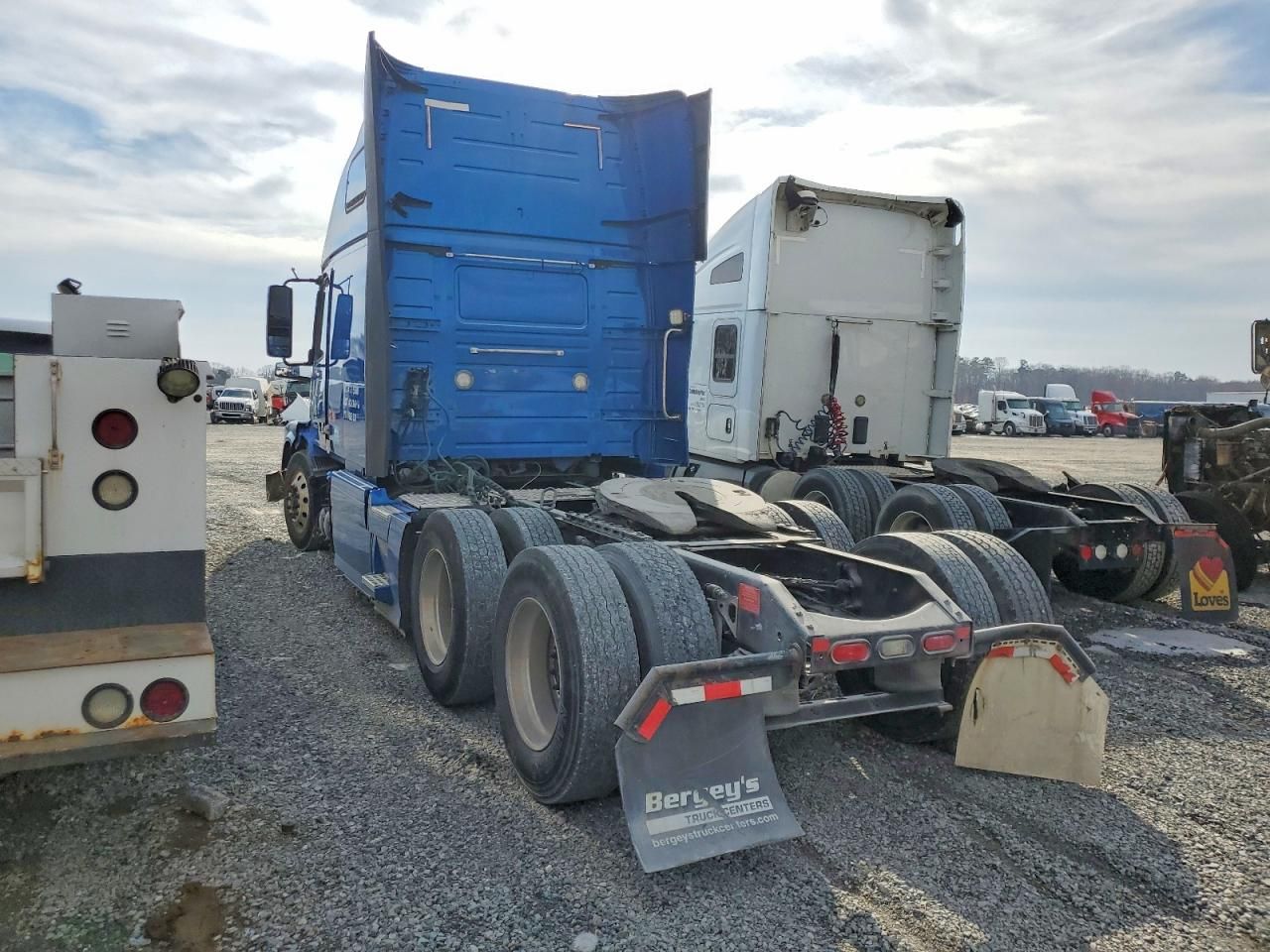 2018 Volvo VN VNL-Semi Truck