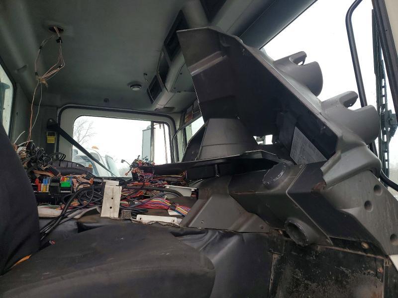 2015 Mack MRU613 Refuse Truck