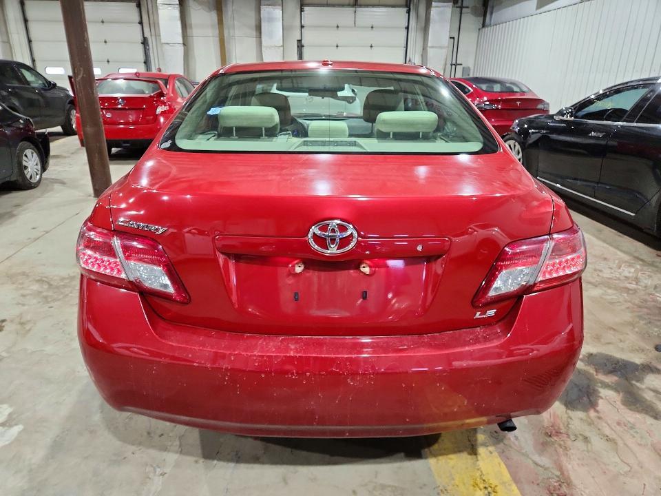 2010 Toyota Camry le