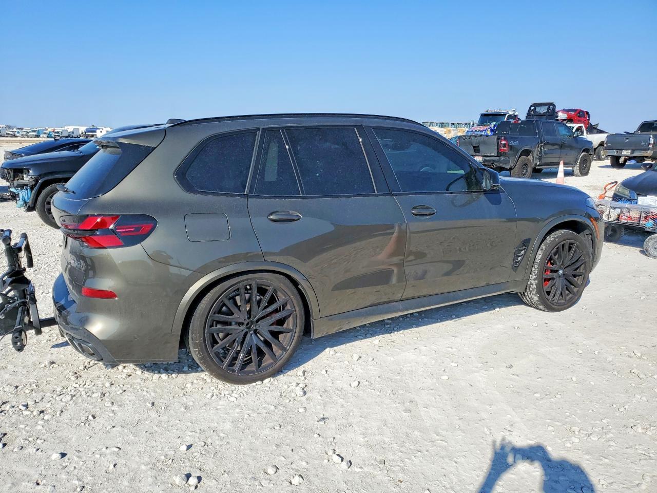 2025 BMW X5 M60i