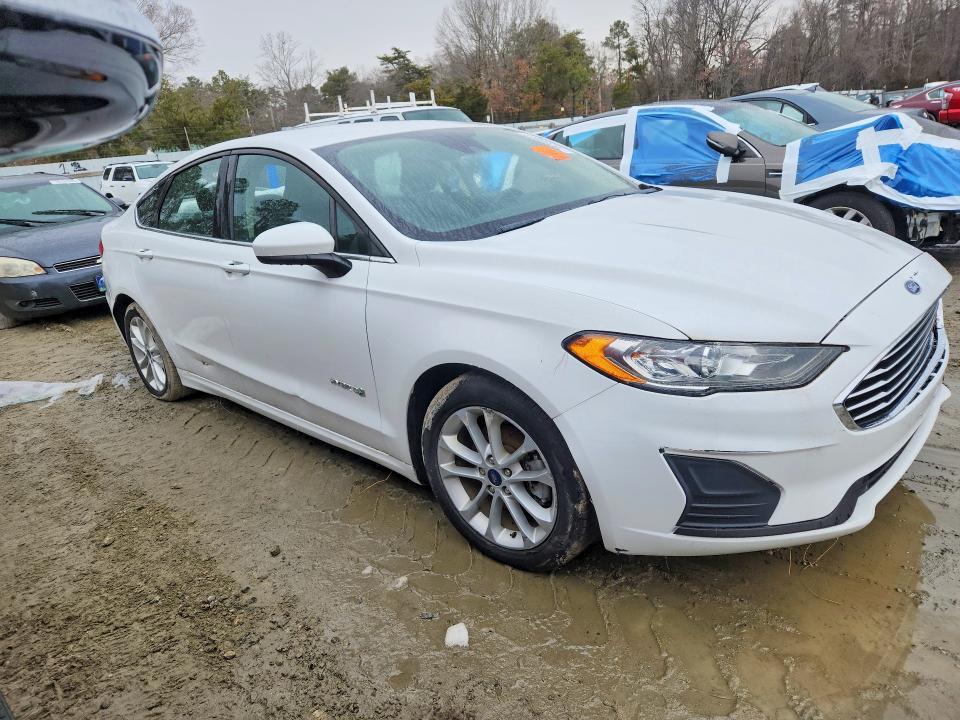 2019 Ford Fusion se