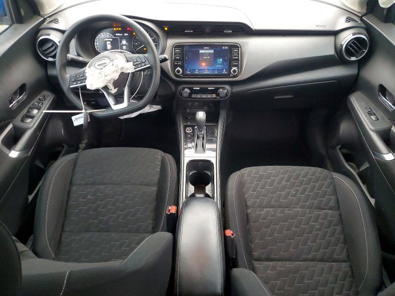 2022 Nissan Kicks sv