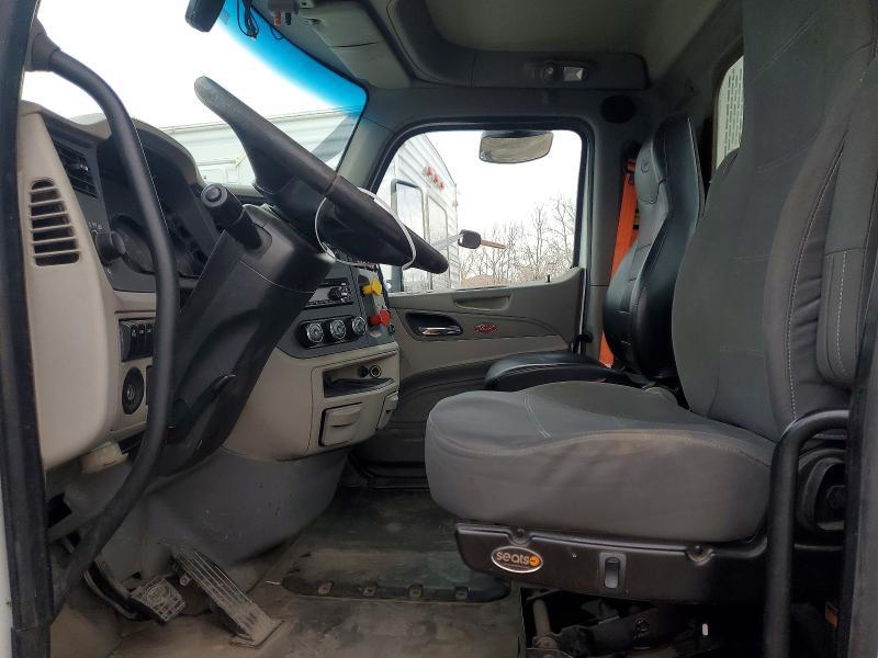 2019 Peterbilt 579 Semi Truck