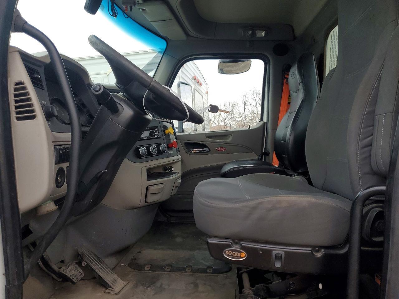 2019 Peterbilt 579 Semi Truck