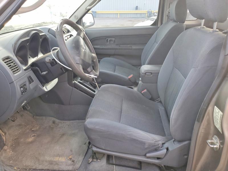 2004 Nissan Frontier Standard