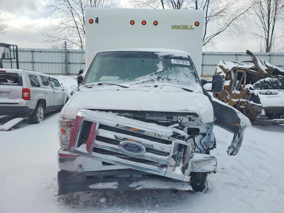 2021 Ford E350 box Truck
